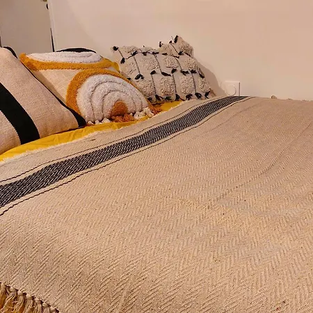 L'aurore Berbere, Hypercentre De Rouen, Au Calme Daire *